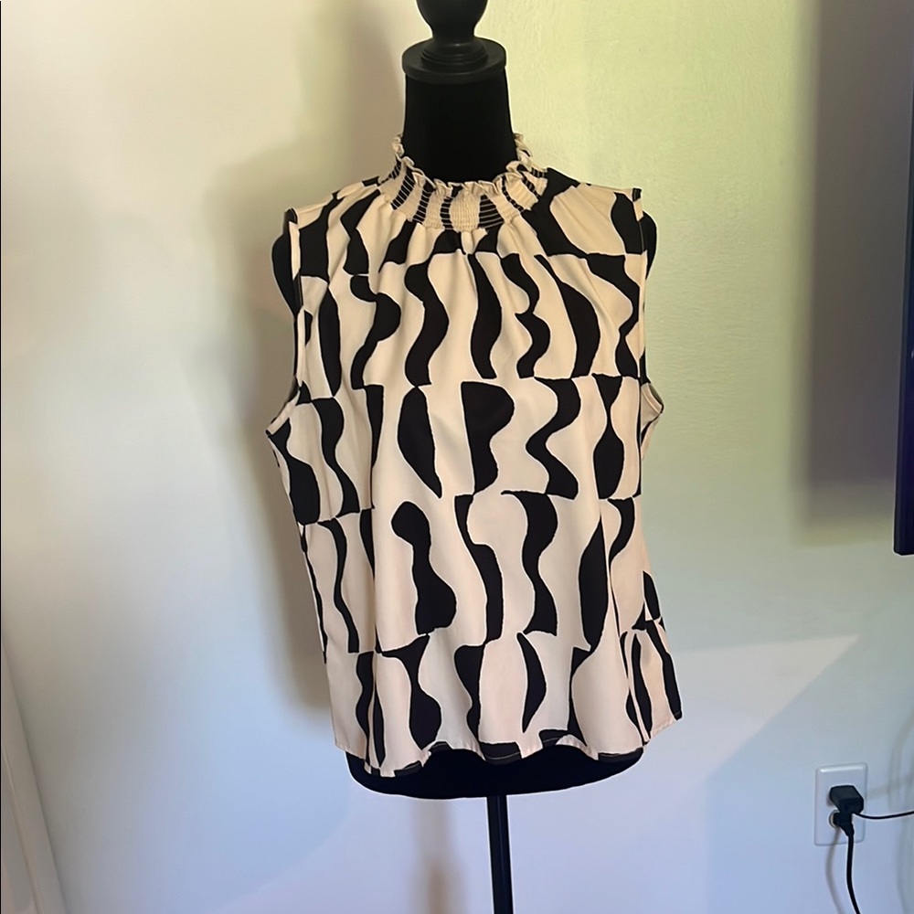 SHEIN Black and Cream Ruffled Sleeveless Blouse